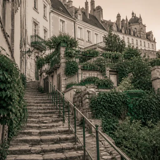 Blois côté ville : les escaliers, les jardins suspendus et tout ce que le château royal éclipse